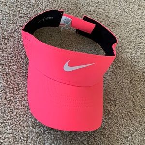 Hot pink Nike visor💕